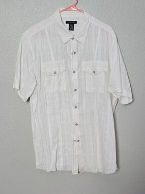 Structure White Short Sleeve Button-Down Shirt with Chest Pockets
